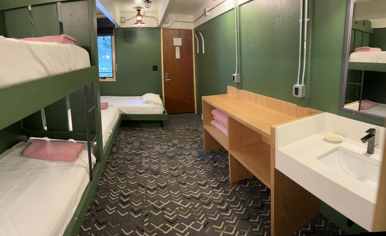 Quadruple Room Private Bathroom,1551369706:JPEG
